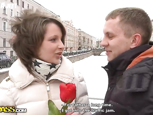 Романтический вечер закончился спермой на милом личике