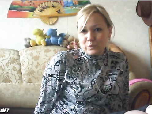 Женщина дрочит для виртуального любовника