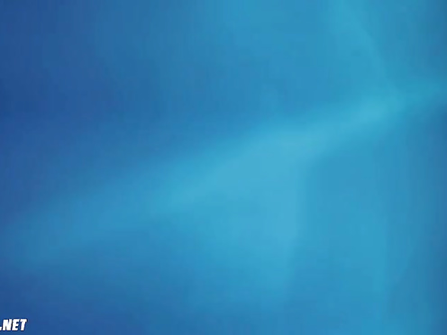 Голая девчонка с арбузом на балконе