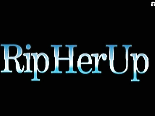 Грубо трахая телку засадил в анус