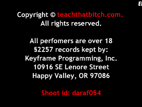 Анна вызвала водопроводчика и тот прочистил ее трубы