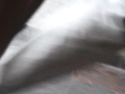 Поехал на эскалаторе чтобы заглянуть под юбку