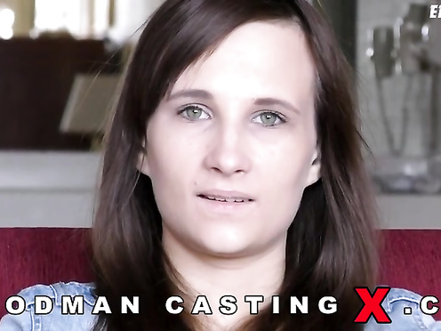 Русская студентка на интервью Вудмана